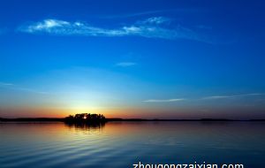 家里餐边柜什么颜色合适