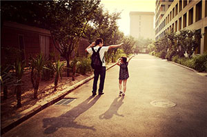 梦见走路被不认识的小孩尾随是什么意思