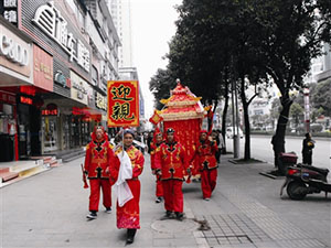 已婚男人梦见参加迎亲队伍是什么意思