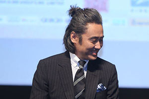 梦见一个穷困中的女演员或明星是什么意思