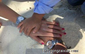 梦见自己三只手是什么意思