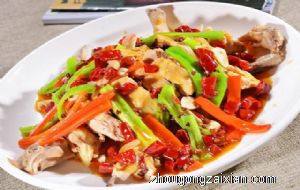 梦见好多好吃的菜肴是什么意思