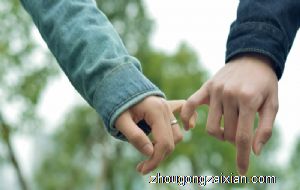 梦见和不认识的人谈恋爱是什么意思