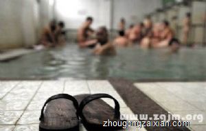 梦见别人来自己家洗澡是什么意思