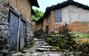 梦见住在破屋里是什么意思