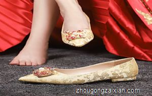梦见黄金鞋是什么意思