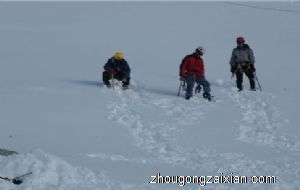 梦见冰上爬行是什么意思