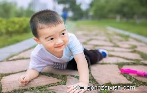 梦见小孩子摔倒是什么意思