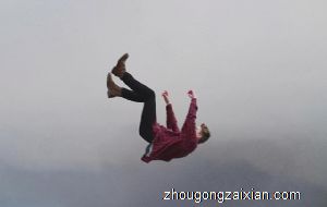 梦见从楼梯上摔下来是什么意思