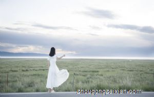 梦见白裙子是什么意思