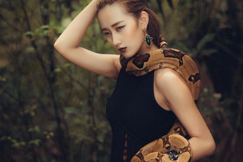 梦见蛇缠身是什么意思