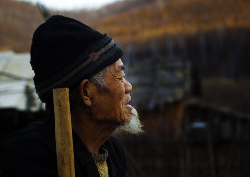 年轻的女性梦见死去的父亲是什么意思