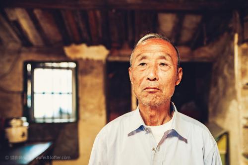 梦见死去的爸爸鬼魂是什么意思