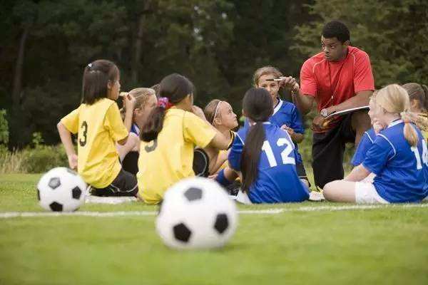 梦见受著名的体育选手指导是什么意思