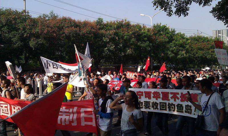 学生梦见了自己的游行队伍是什么意思