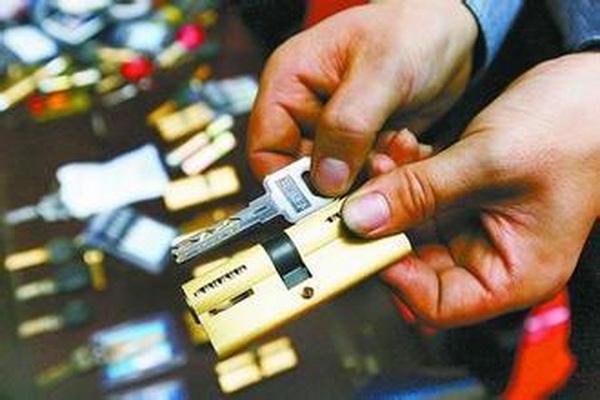 梦见发现小偷偷东西是什么意思