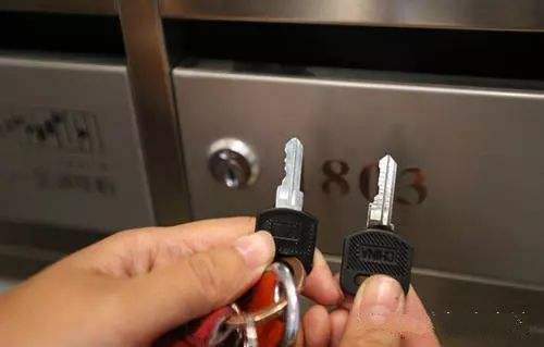 梦见自己看见小偷，大声喊叫是什么意思