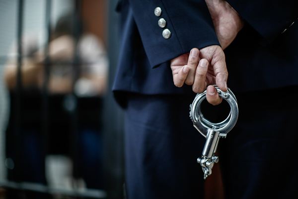 梦见与犯人交朋友是什么意思