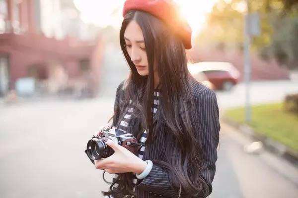 梦见自己受到别人的诽谤，或惹出丑闻被发现是什么意思