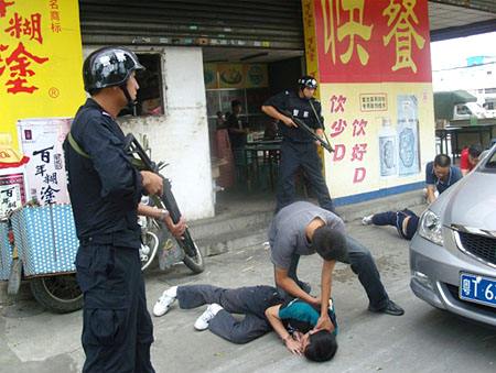 梦见他人或别人被抢劫是什么意思