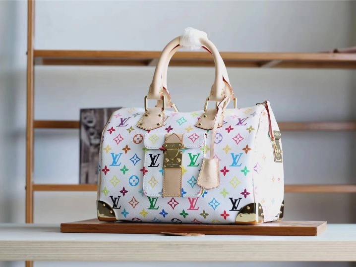 梦见手提包破了是什么意思