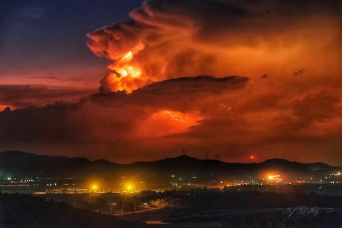 梦见火海是什么意思