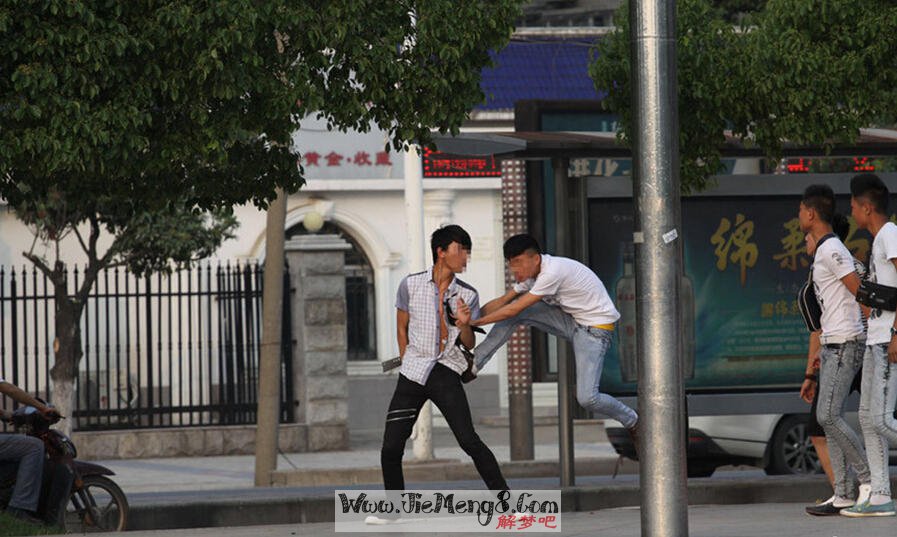 梦见自己把亲人打死是什么意思