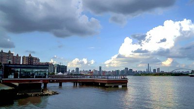 梦见江边是什么意思