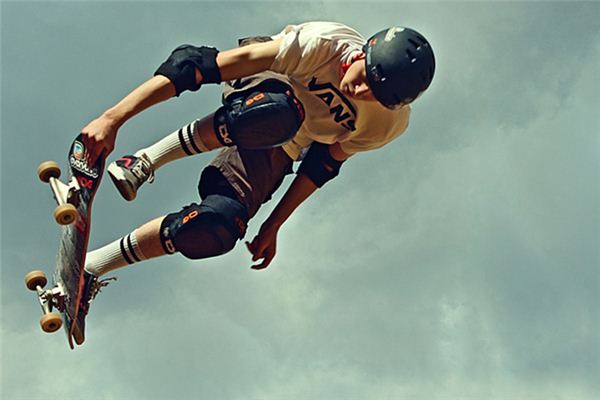 梦见玩滑板是什么意思