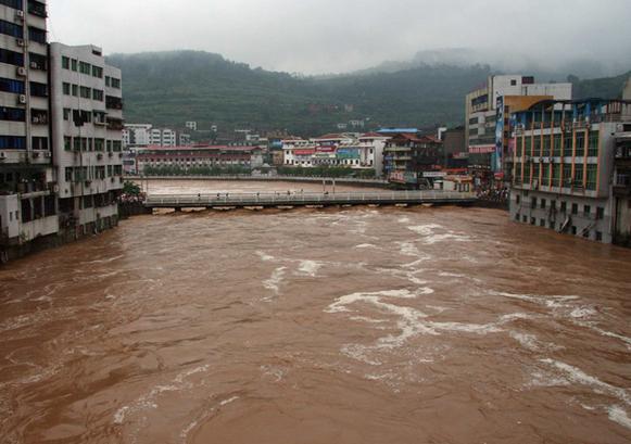 梦见发洪水把桥冲毁是什么意思