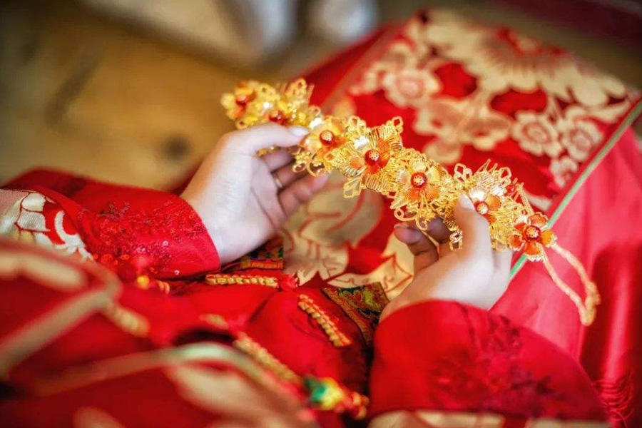 梦见死去亲人出嫁是什么意思