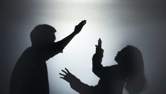 梦见我前夫打我是什么意思