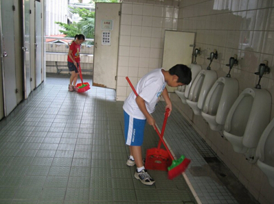 梦见自己刷厕所是什么意思